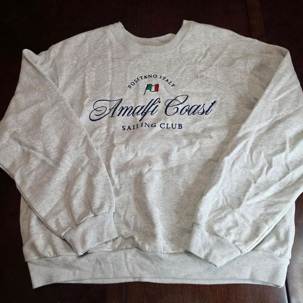 Hollister Co Women's Grey Amalfi Coast Crewneck Sweatshirt